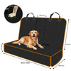 Funda para asiento de coche impermeable y hamaca para perro negra con diseño de malla, junto a un golden retriever.