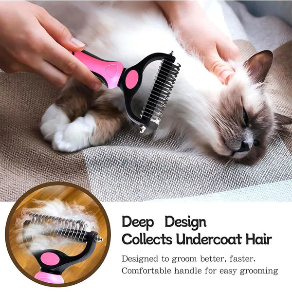 Un peigne de toilettage rose pour les poils de chat en action.