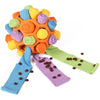 Buntes, hexagonales Fleece-Snuffle-Spielzeug für Hunde mit orange, gelben, lila und blauen Stoffteilen.