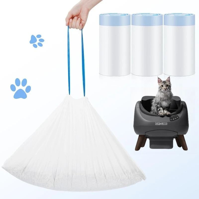 Eine weiße Katzenstreubox-Liner mit blauen Griffen, neben drei gerollten weißen Linern und einer schwarzen Tier-Abfallentsorg