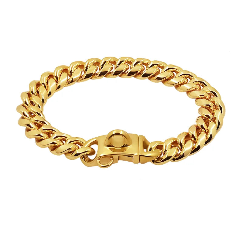 Collier de chien en acier inoxydable or avec design de chaîne cubaine.