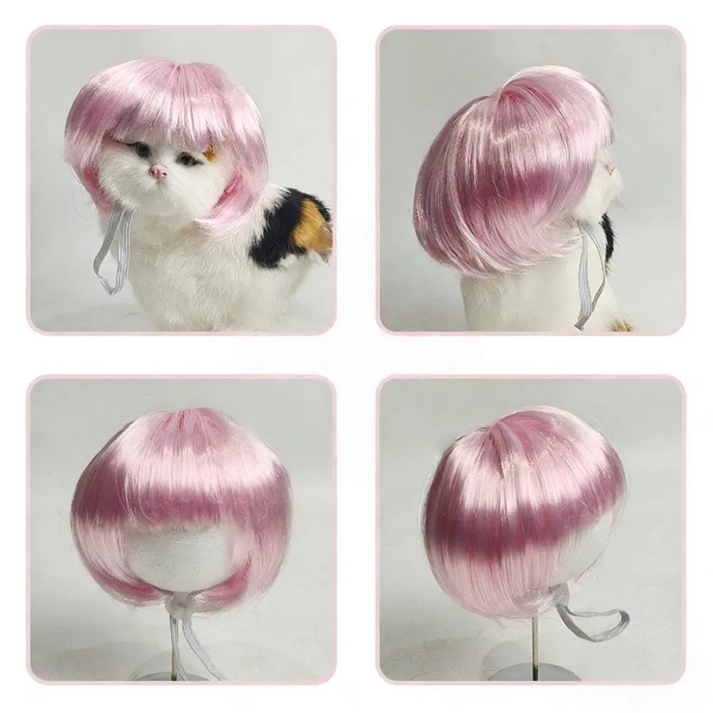 Nahaufnahme einer rosa flauschigen Tierperücke für Hunde und Katzen, gezeigt auf einem Model.