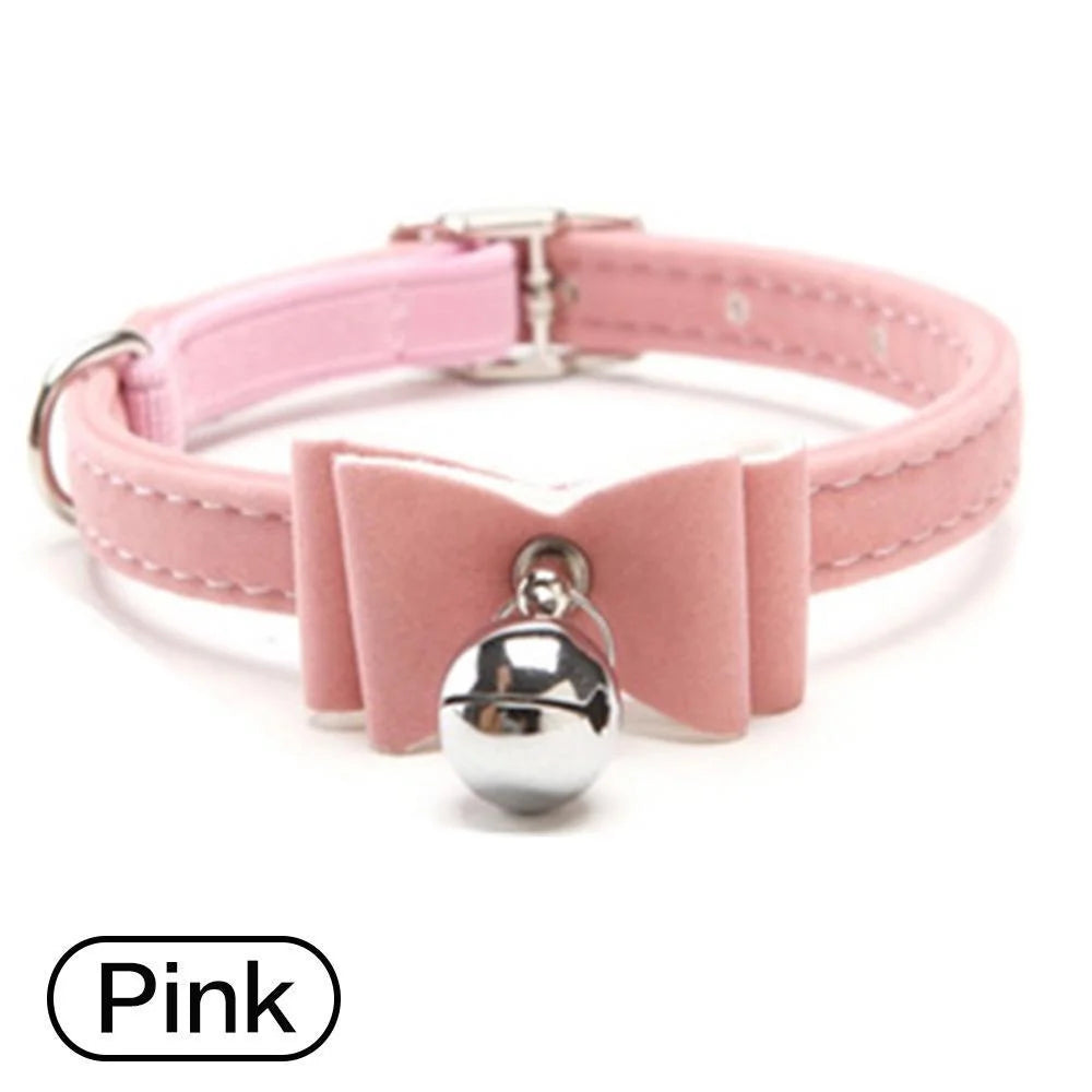 Collar para mascota de lazo de terciopelo rosa ajustable con herrajes plateados