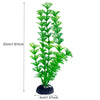 Une grande plante aquatique artificielle aux feuilles vertes et plumeuses, plantée dans un pot sombre.