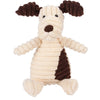 Un lindo juguete de peluche de perro con orejas y cuerpo marrones, con color crema claro y manchas marrón oscuro.