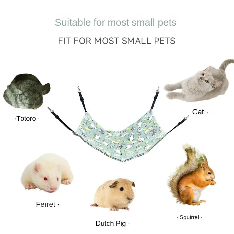 Eine Sammlung von Stoff-Hängematten oder Nestern für kleine Haustiere wie Katzen, Frettchen, Dutch Pigs und Eichhörnchen.