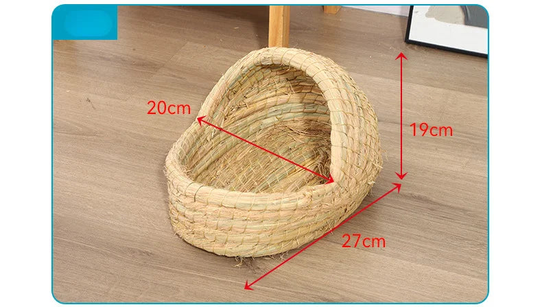 A natural straw woven mat with dimensions 20cm, 19cm, and 27cm shown on a wooden surface.