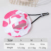 Weiße Bucket-Hat mit rosa Polka Dots und schwarzem, verstellbarem Riemchen für Haustiere