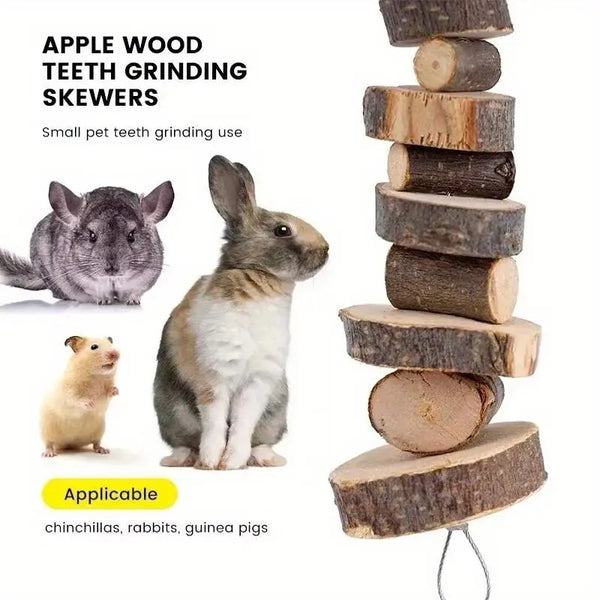 Stapel von Äpfelholz-Zahnschleifstäbchen mit verschiedenen Holzblöcken zum Zahnputzen für Haustiere