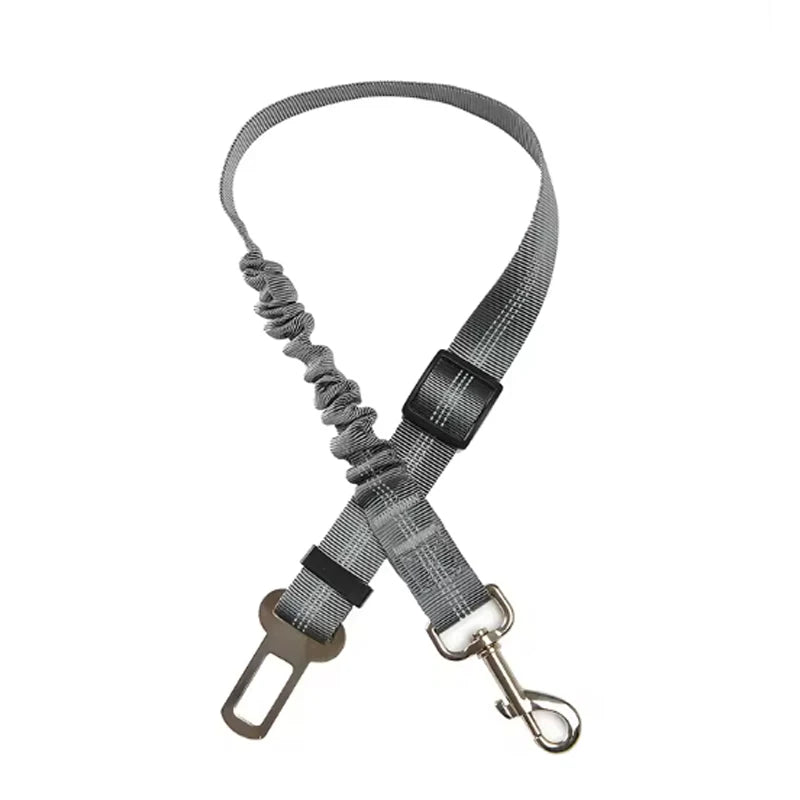 Arnés de seguridad para coche de perro gris y duradero con cinturón amortiguador acolchado y clip metálico.