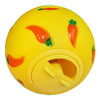 Helle gelbe Karottenball-Form, orange akzentuiert, als interaktives Leckerli für langsame Fresser.
