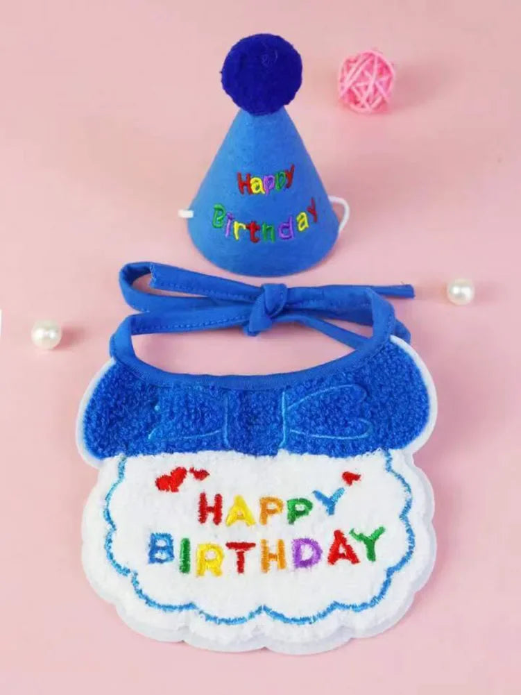 Un ensemble de bibu et chapeau de fête en feutre bleu avec des pompons blancs et roses