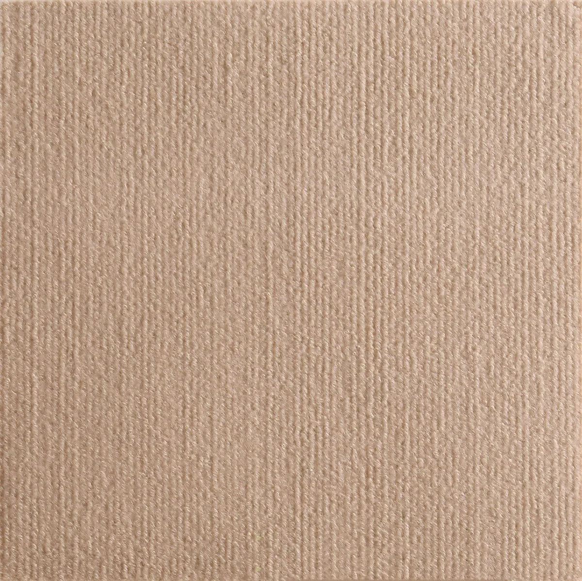 Beige, strukturierte DIY Katzenkratzmatte zum Schutz von Möbeln.