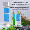 Pompe submersible blanche pour séparation et nettoyage des fèces de poissons, montrée dans un aquarium naturel.