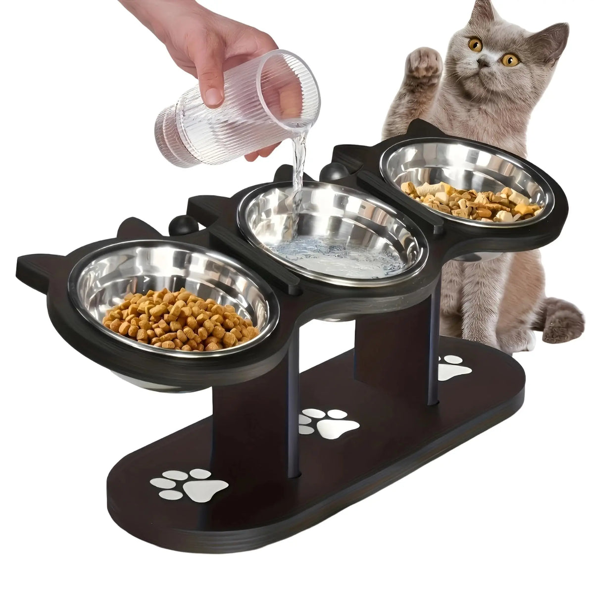 Schwarzer, höhenverstellbarer Katzenfutterbehälter mit mehreren Edelstahlschalen und Flüssigkeitsspender, genutzt von einer K