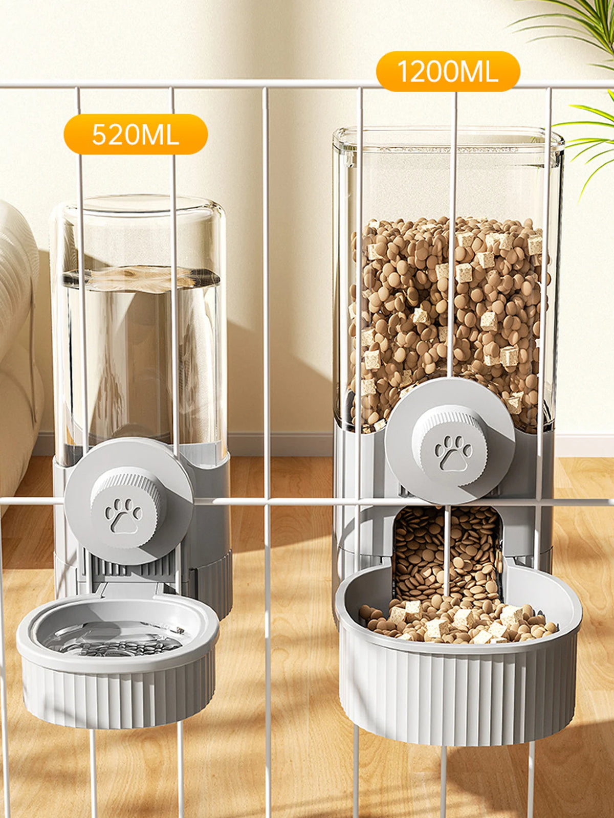 Râtelier automatique à gravité clair avec plusieurs bols de capacité (520ml et 1200ml).