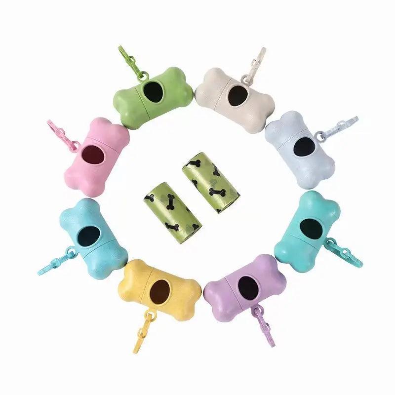 Dispensadores portátiles de bolsas para mascotas con forma de hueso en varios colores pastel.