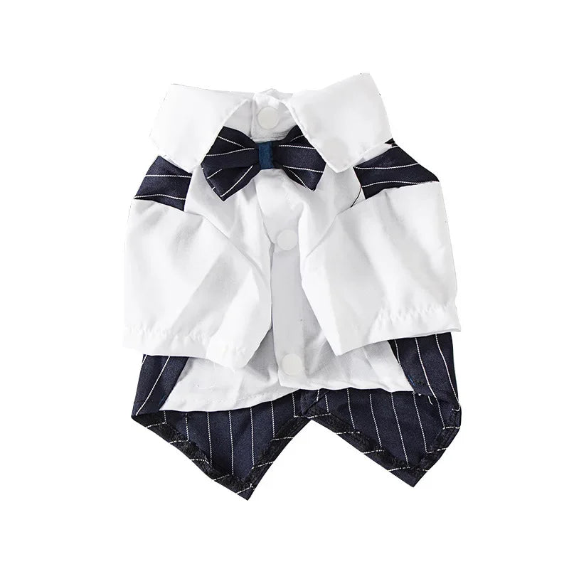 Camisa blanca con corbatín azul oscuro y tela a rayas blanco y negro para traje de mascota.