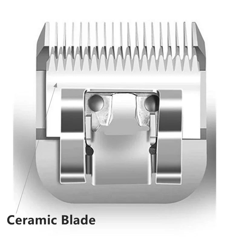 Gros plan d'une lame de toilettage en céramique universelle amovible pour tondeuses de pets.