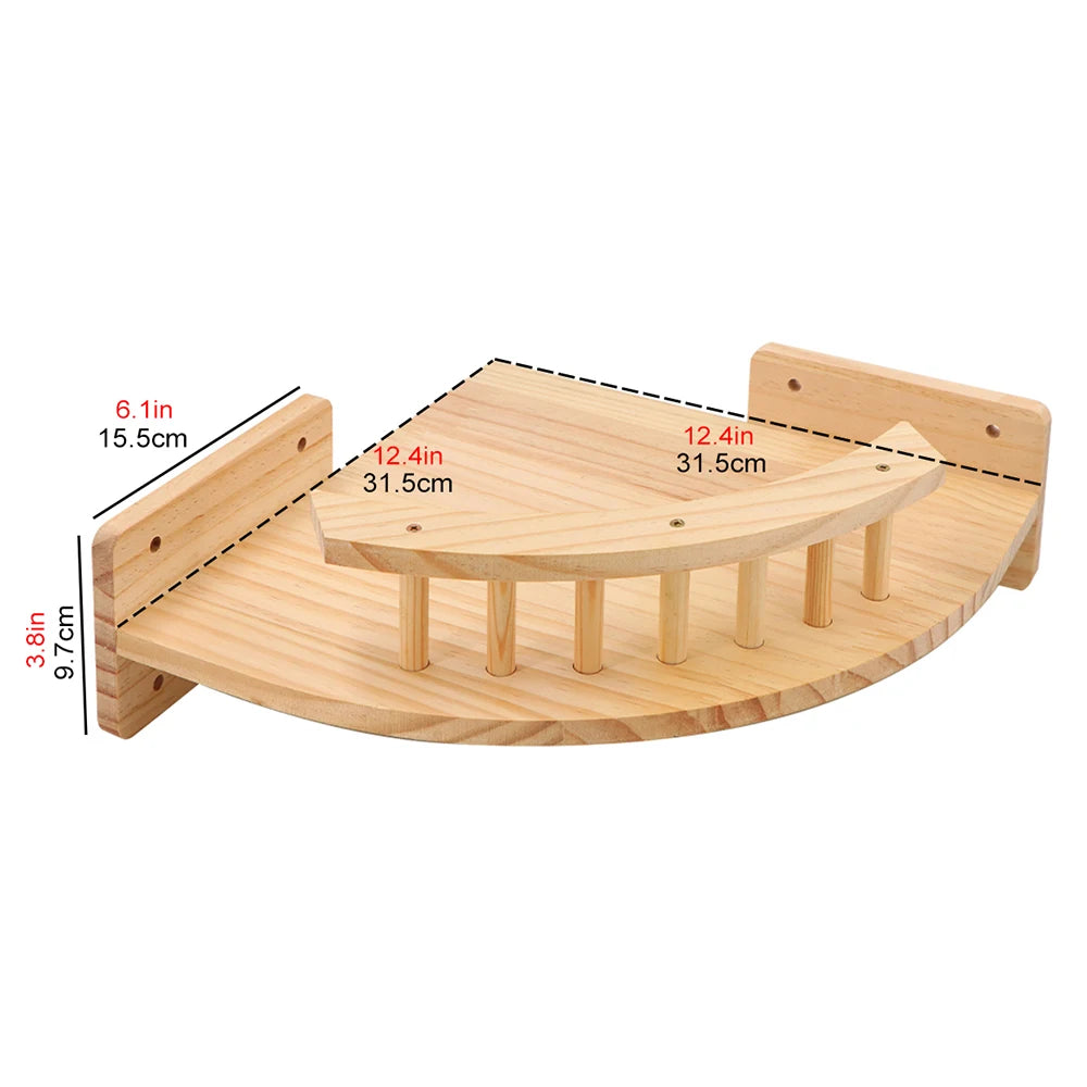 Gato de madera trepando en árbol con múltiples niveles y postes para rascar y escalar.