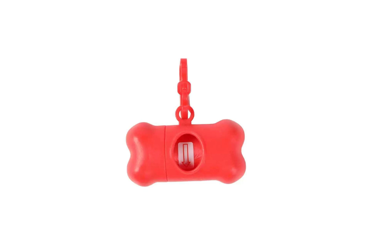 Dispenser portátil para bolsas de basura de mascotas con forma de hueso rojo y clip de remolque.