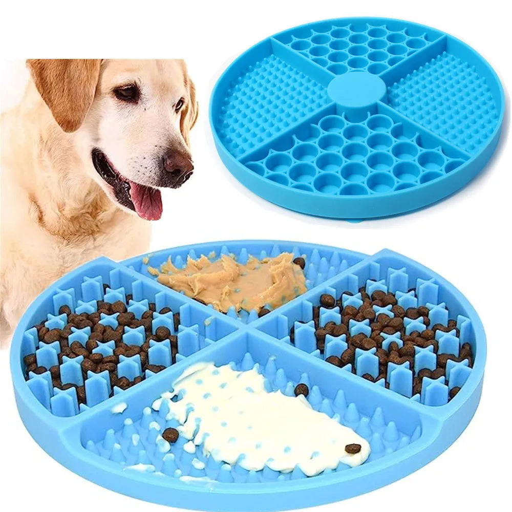 Blasse Silikon-Leckerlimatte, geteilt für Hunde und Katzen, mit Futter