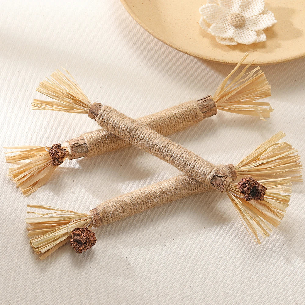 Natural silvervine cat chews and dental health toys made of woven natural fibers