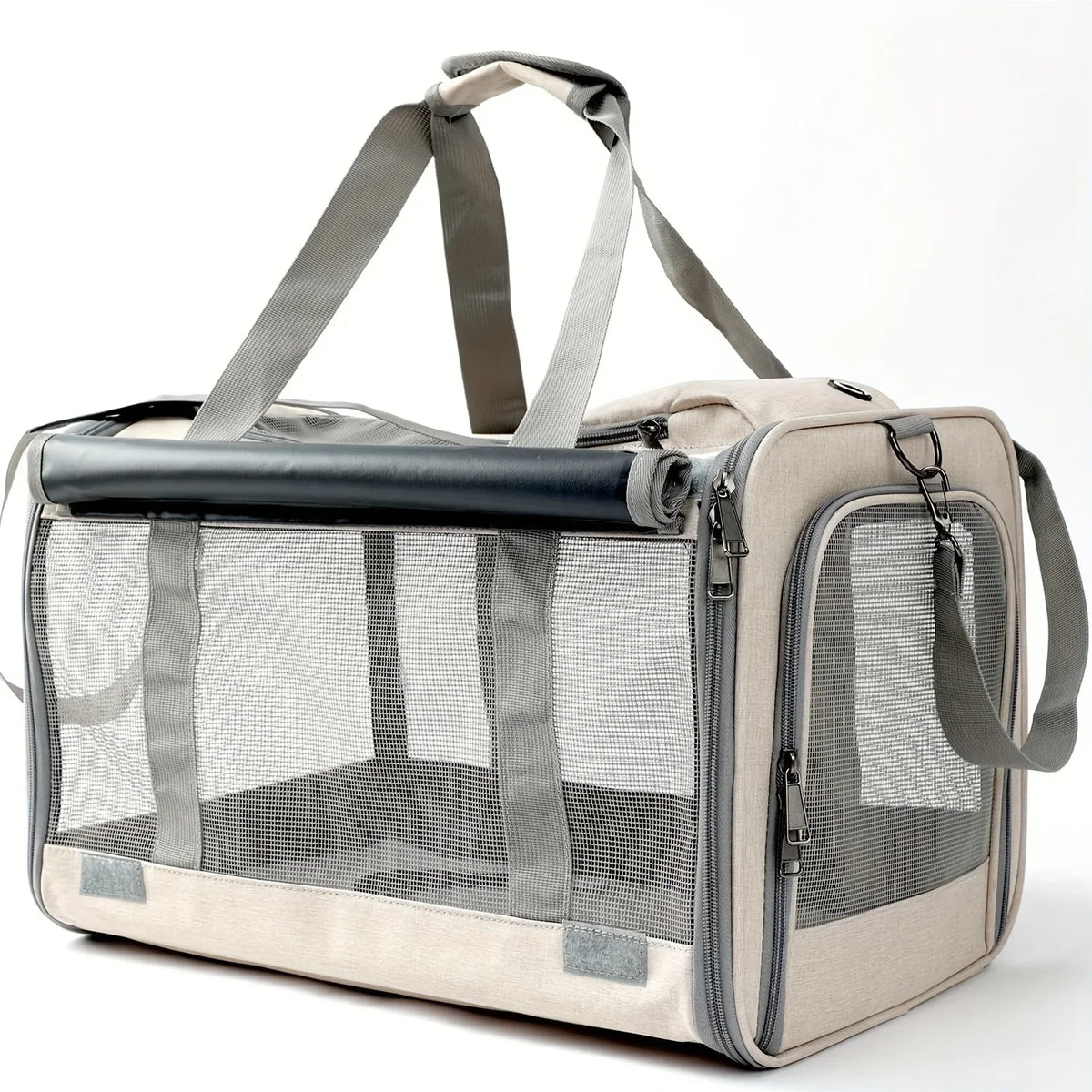 Helles beige, weiches Transportgefäß für Katzen und Welpen mit grauem Stoffnetz und Riemen.