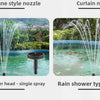 Deux types de pommeaux de douche, dont un style champagne et un style rideau, projetant de l'eau dans une piscine.