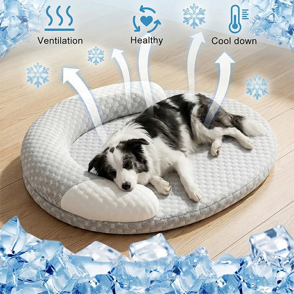 A pet mat is shown with icons indicating ventilation, healthy benefits, and cool down features, surrounded by ice cubes.