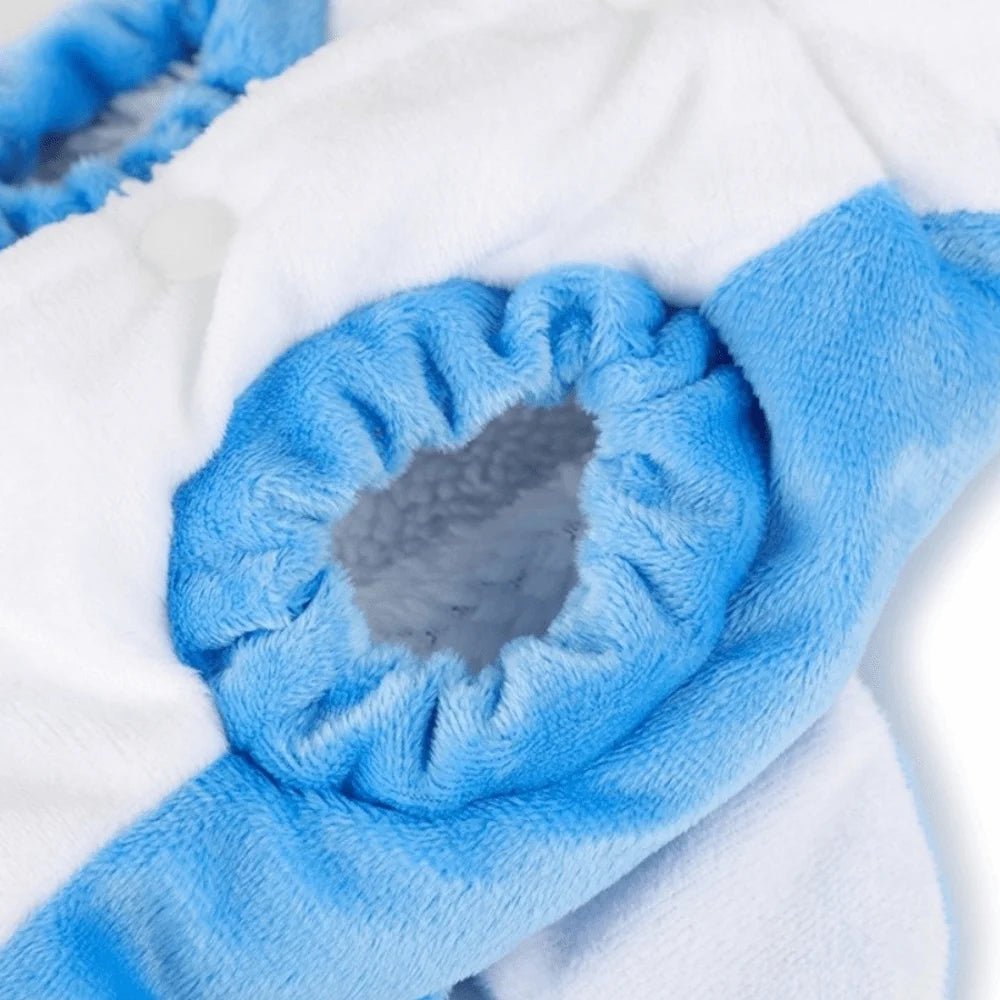 Costume de cosplay de requin pour chien en polaire bleue avec un détail découpé