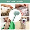 Peine para mascotas y cepillo de vapor en uso en diferentes animales como un gato, perro y cachorro.