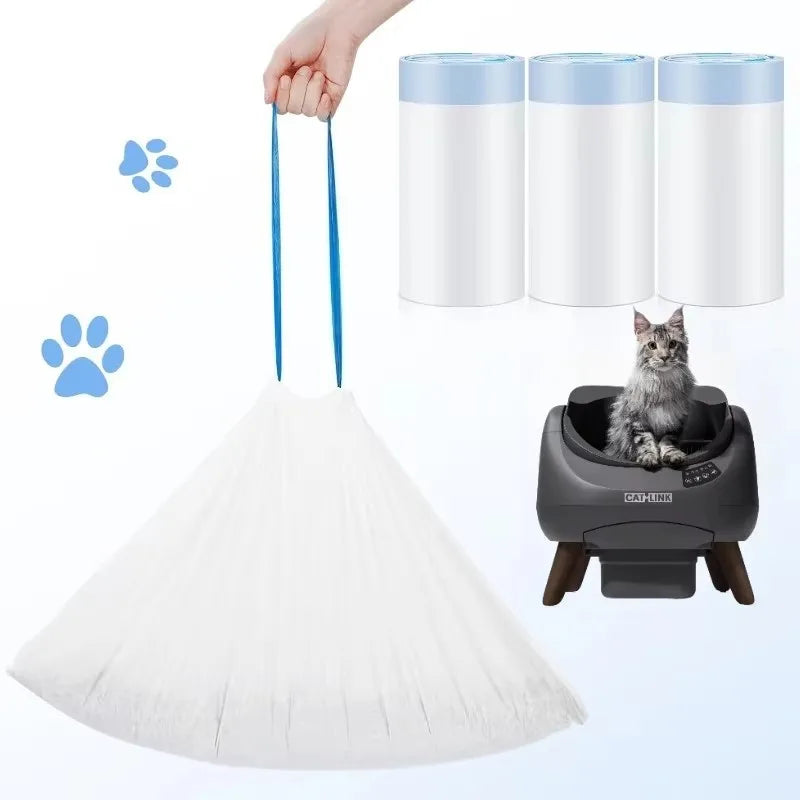 Eine weiße Katzenstreubox-Liner neben mehreren blauen zylindrischen Linern und einer grauen Katzenstreubox.