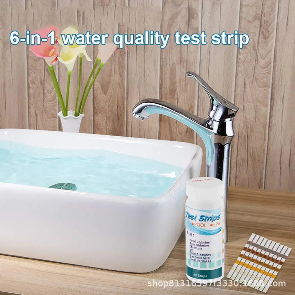 Kit de prueba de calidad del agua de 6 en 1 junto a un fregadero y grifo.
