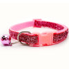 Pinkes Glitzer-Tierhalter mit silbernem Klingel und Plastikverschluss