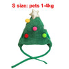 Traje festivo de fieltro verde para gatos con forma de árbol de Navidad, adornos coloridos y una estrella dorada