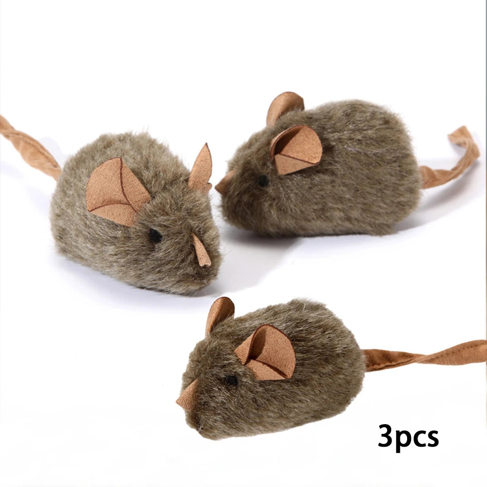 Drei realistische graue Katzen-Maus-Spielzeuge mit Ohren und Schnurrhaaren