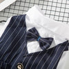 Camisa de rayas de azul marino y corbata, mostrada en un cuello blanco contra un fondo de rejilla negra.