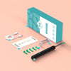 Eine Box und verschiedene Tipps für ein smartes Visuelle-Ohrenreinigungsgerät mit USB-Ladekabel auf rosa Hintergrund.