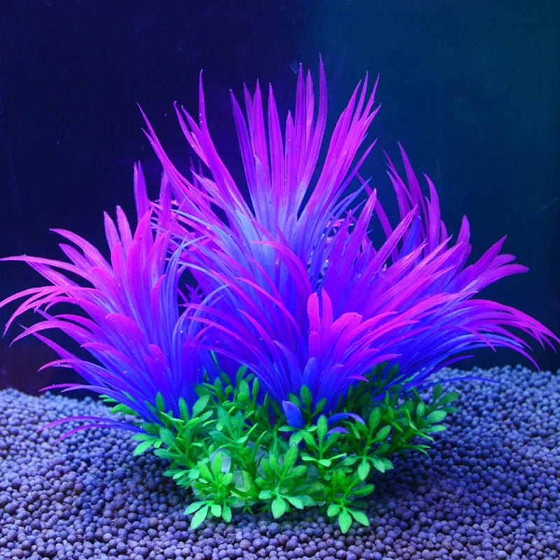 Plantes aquatiques artificielles vibrantes avec un feuillage plumeux violet et bleu vif