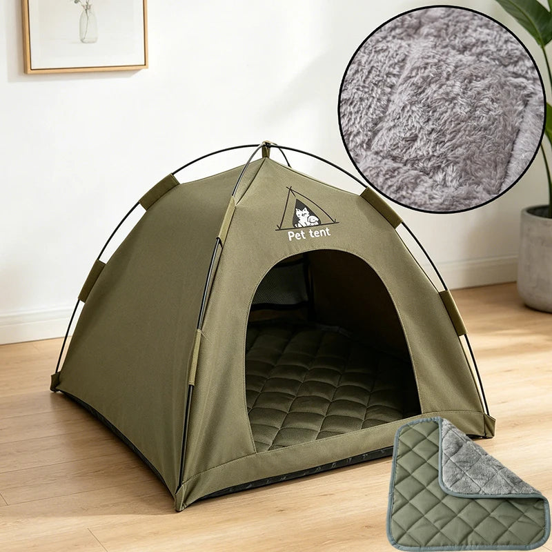Beige faltbare portable Hund- und Katzenzelt, das auf einem Holzfußboden liegt.