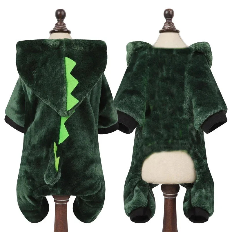 Un sweat à capuche pour chien en polaire vert foncé exposé sur un mannequin.