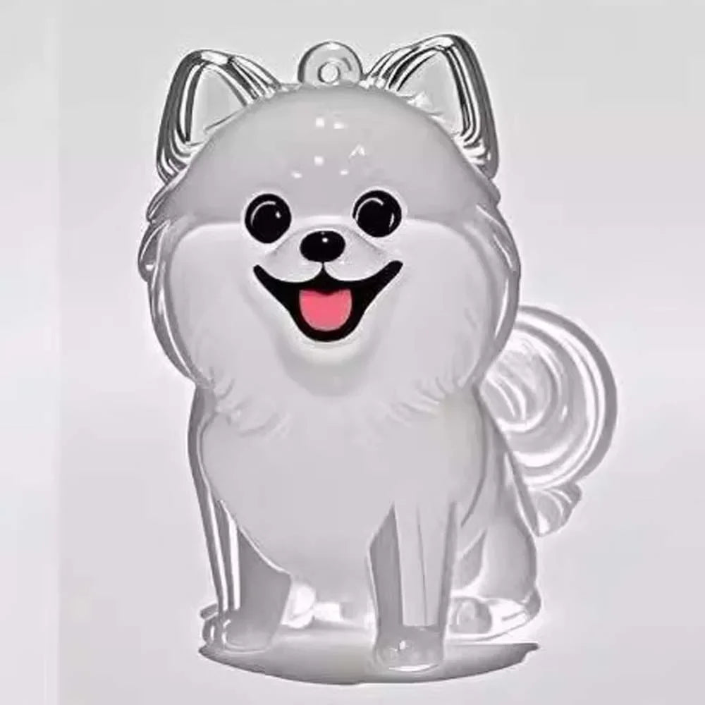 Un llavero con la cabeza de un perro de caricatura esculpida y clara, con pelaje blanco y ojos grandes.