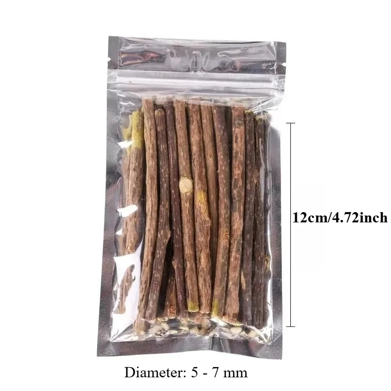 A package containing natural herbal cat chew sticks with a diameter of 5 to 7 mm.
