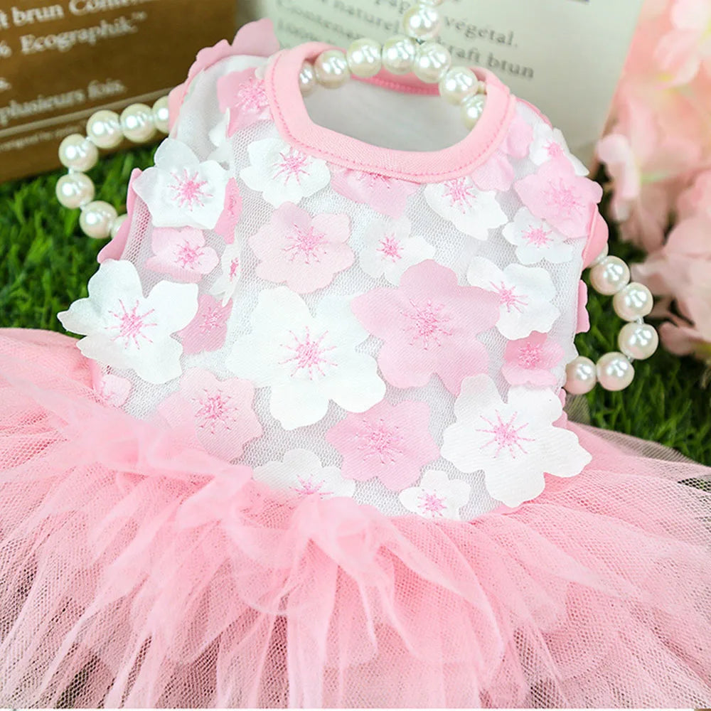 Vestido de encaje de gasa rosa para perros y gatos con bordado floral