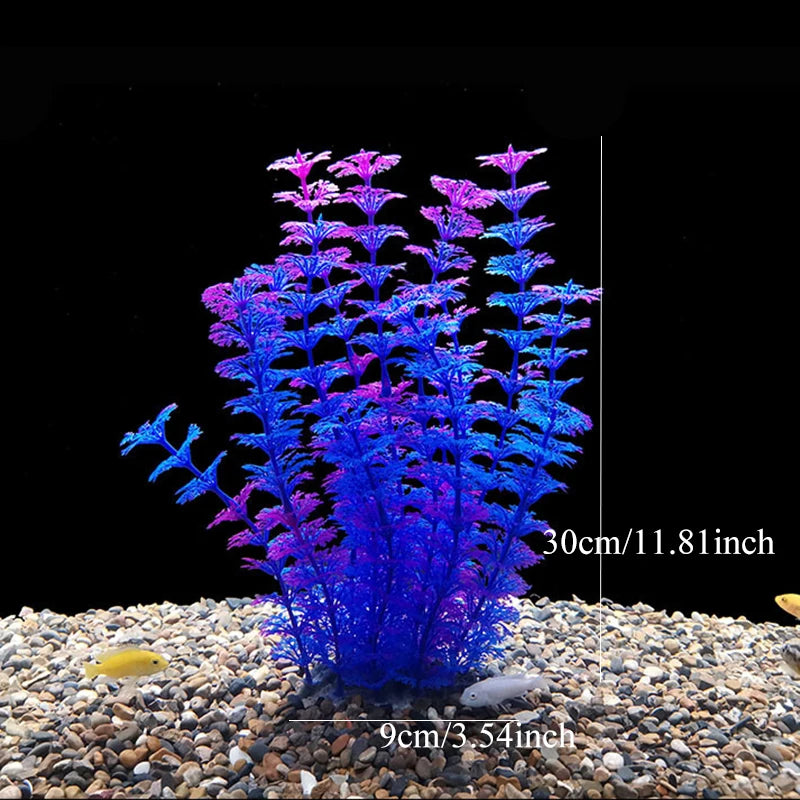 Un cluster de plantes aquatiques artificielles bleu vif planté dans du gravier.