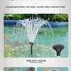 Gros plan d'une buse volcanique noire projetant de l'eau dans une piscine, en mode fontaine.