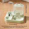 Beige 2-in-1 Futter- und Wasserdispenser für Katzen und Hunde auf Holzoberfläche.