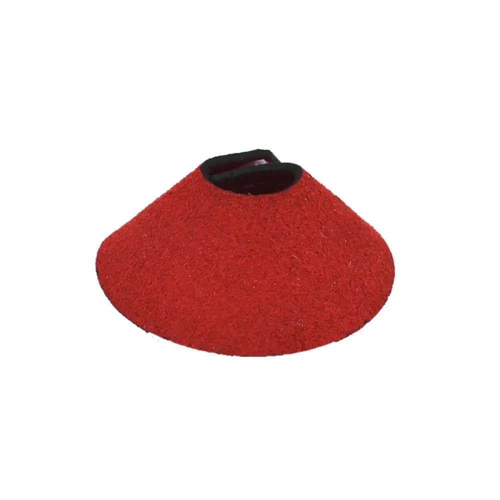 Primer plano de un collar de fieltro rojo diseñado para la recuperación de aves.