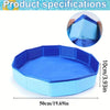 Una piscina plegable azul brillante para mascotas, mostrada en primer plano.
